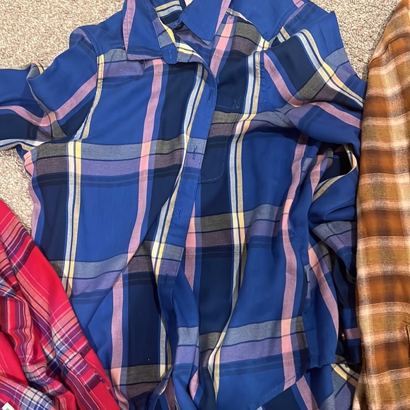 Button down shirts - Picture 3 of 4